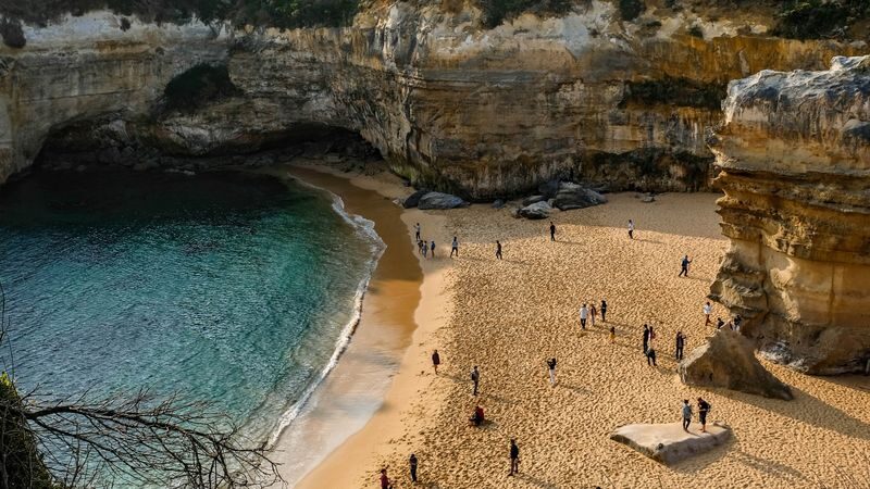Great Ocean Road Explorer Tour: Sunset at London Bridge & 10 Stops - Should you book this Great Ocean Road tour?