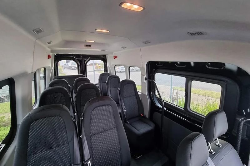 Great Ocean Road Tour Reverse -SML GRP-LUXURY Mini Bus Hotel Pickup - The guide can make a long ride feel shorter