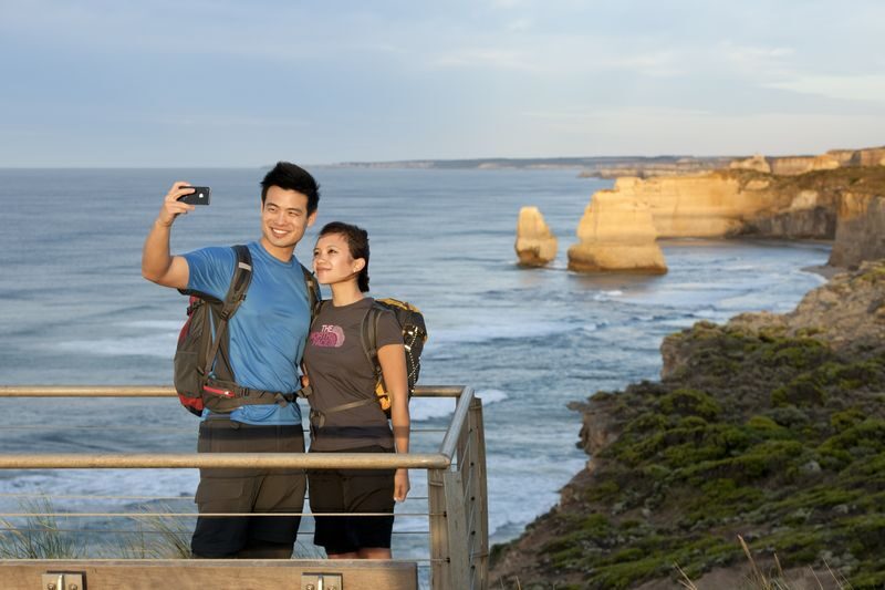 Great Ocean Road Tours - The Twelve Apostles and the western coast