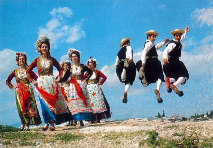 Greek Dance Lessons - Experience Greek Dance Lessons