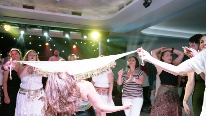 Greek Night Show Dimitris Restaurant - Duration and Languages