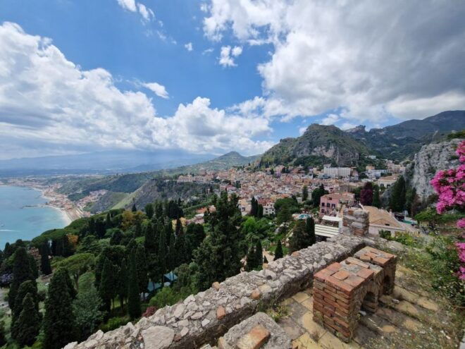 Greek Theater of Taormina Audio Guide - Location Overview