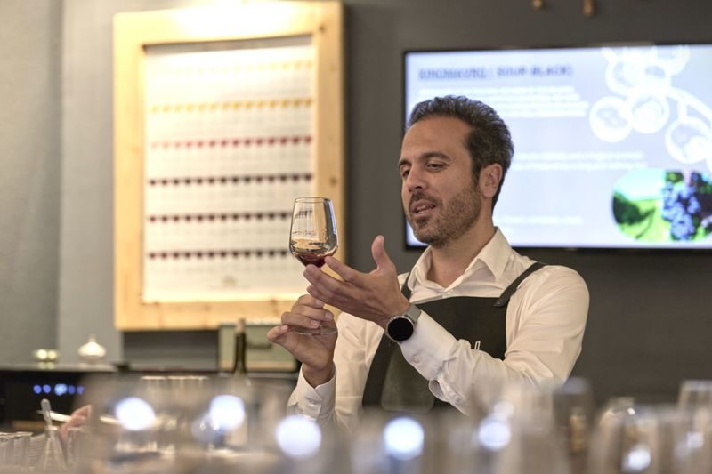 Greek wine tasting in Athens - At a glance: five Greek wines, one Athens address