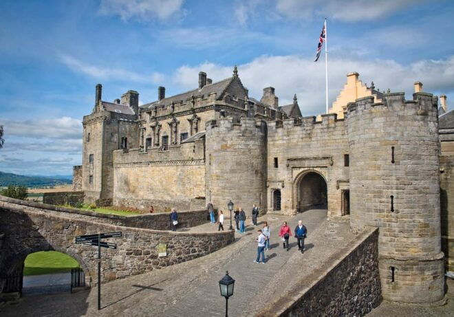 Greenock Cruise Terminal; Stirling Castle and District Tour - Visiting the Wallace Monument