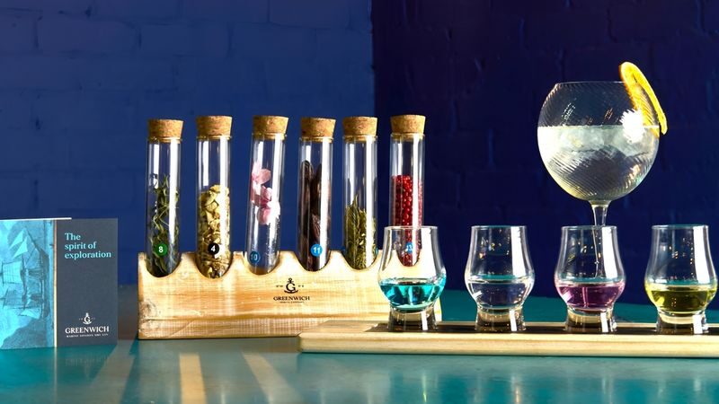 Greenwich Gin tasting and masterclass experience in London - Gin tasting inside the Old Royal Naval College