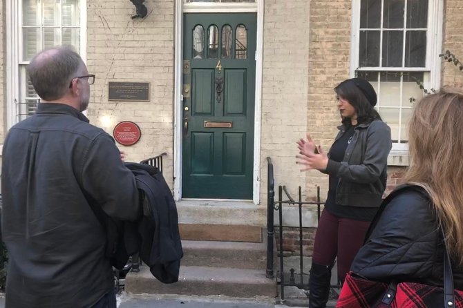 Greenwich Village Literary Pub Crawl - Positive Reviews and Standout Tour Guides