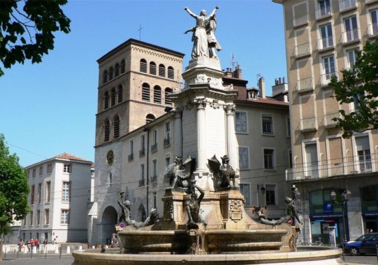 Grenoble Scavenger Hunt and Sights Self-Guided Tour - Tour Details and Booking