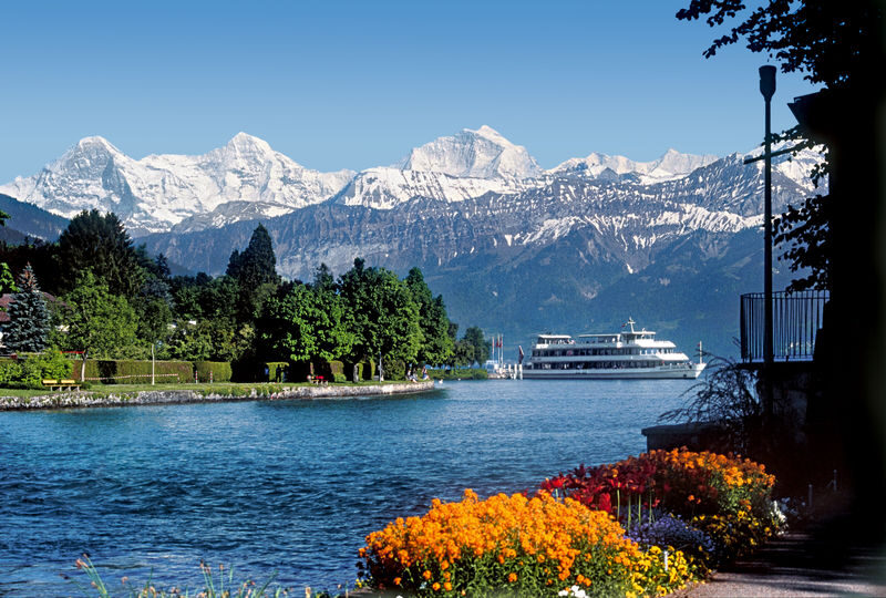 Grindelwald, Lauterbrunnen and Interlaken Day Tour with Transport - Three famous stops, one long day