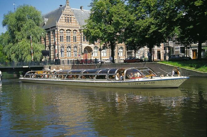 Groningen: City Canal Cruise - Meeting Point and Accessibility