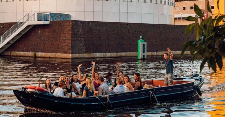 Groningen: City Canal Cruise With Unlimited Drinks - Good To Know