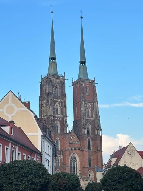 Group city tour (walking tour) through Wroclaw in German - The Heart of Wroclaw: Market Square and Town Hall