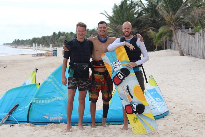 Group Kiteboarding Lesson in Tulum - Learning the Basics of Kitesurfing