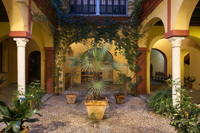Group Seville Jewish Quarter and Cathedral - End Point