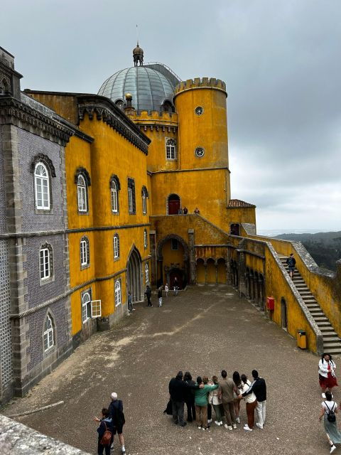 Group Sintra Full Day Tour - Languages and Group Size