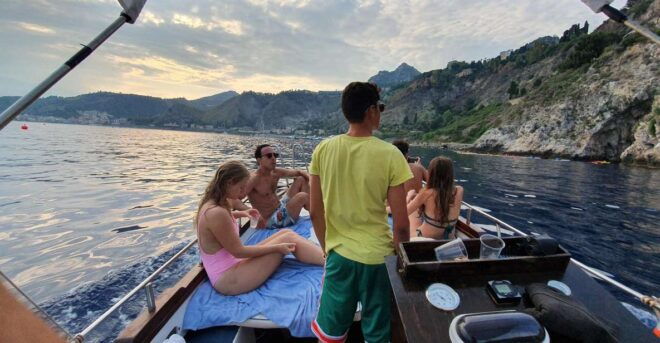 GROUP SUNSET BOAT TOUR IN TAORMINA WITH APERITIF - Meeting Point