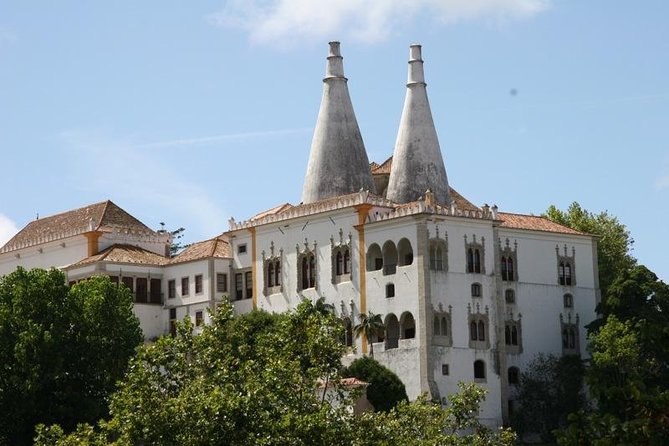 Group to Pena Palace, Sintra (pass by Regaleira) and Cascais - Hidden Gems: Must-Visit Spots in Sintra
