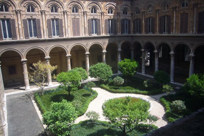 Group Tour: Gallery Doria Phamfilij - Booking Information