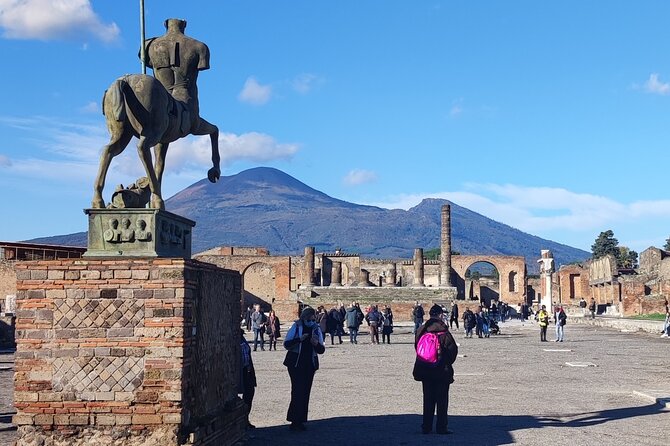 Group Tour in Pompeii With an Archaeologist - Expert Guide