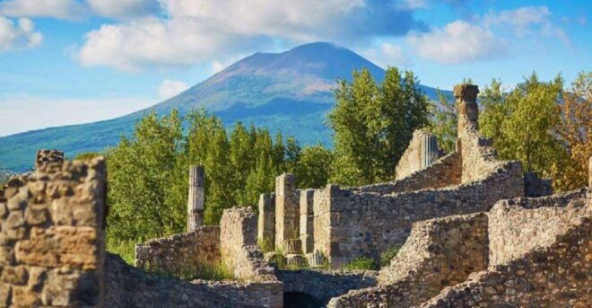 Group Tour: Naples and Pompei in One Day! - Directions
