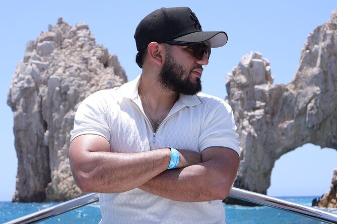 Group tour of the Cabo San Lucas Arch - The Experience from Reviewers’ Perspectives