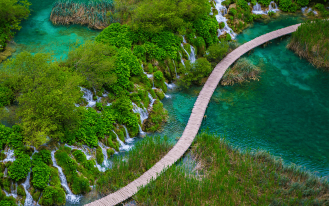 Group Tour to Plitvice Lakes From Split - Inclusions and Amenities