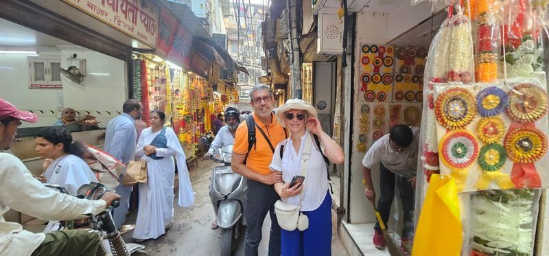 Group Tours: Taj Mahal, Delhi and Jaipur with Guide and Transfers - Group tour, with the chance of a private ride