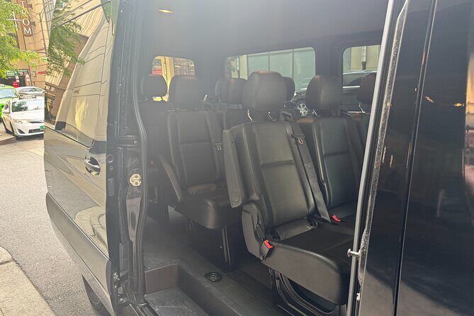 Group Van Transfers from Chicago O'Hare and Midway Airports - The Van: Comfort and Amenities