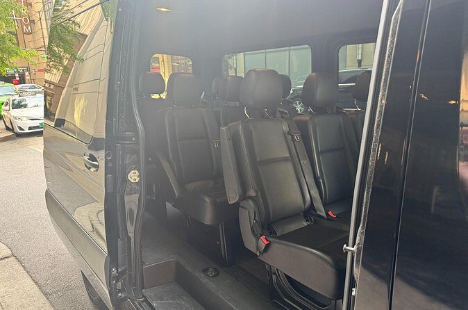 Group Van Transfers from Chicago O'Hare and Midway Airports - The Drop-off & Final Moments