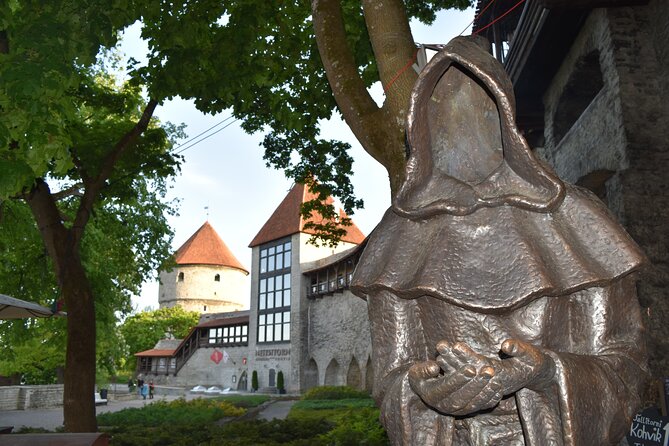 Group Walking Tour in Tallinn Old Town - Features Included