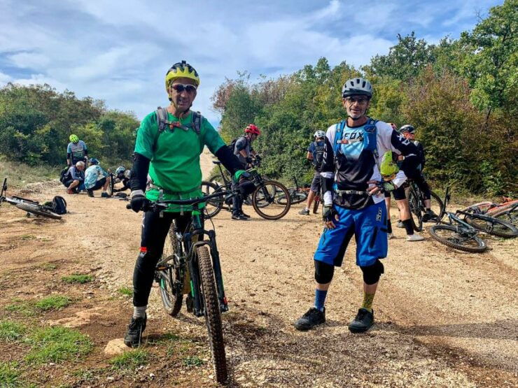 GrožNjan: Bike Tour With Truffle Hunting & Honey Tasting - Experience Highlights