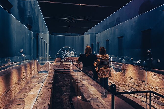 Gruesome London: Executions and Tortures (Private Tour) - Personalized Attention in Small Groups