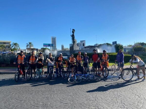 Guadalajara: Bicycle Tour of the City Visiting Places of Interest. - Language Options