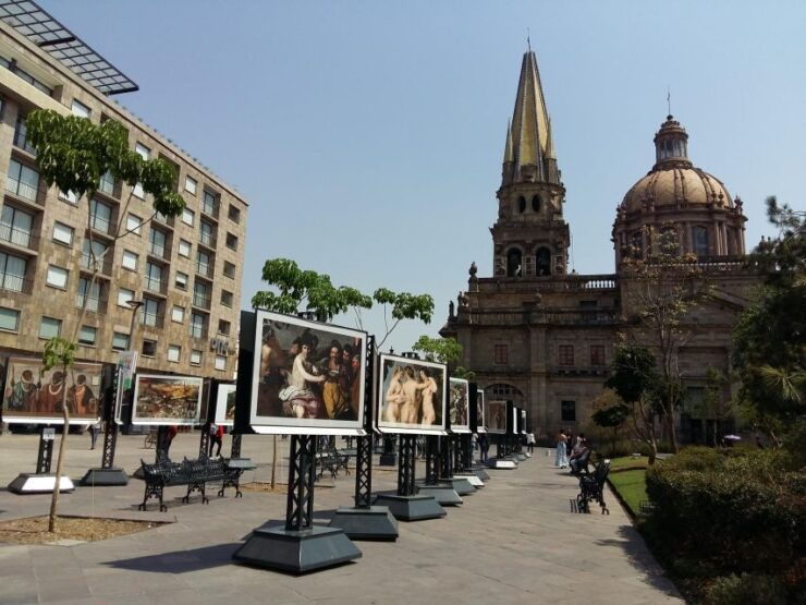 Guadalajara: Culture, Architecture, and Market Walking Tour - Meeting Point