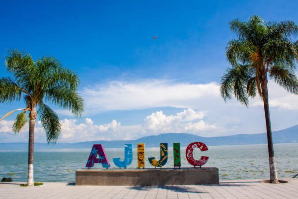 Guadalajara: Lake Chapala and Ajijic Day Trip With Boat Trip - Meeting Point and Directions