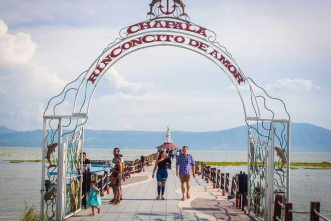 Guadalajara: Lake Chapala and Ajijic Tour - Logistics and Booking