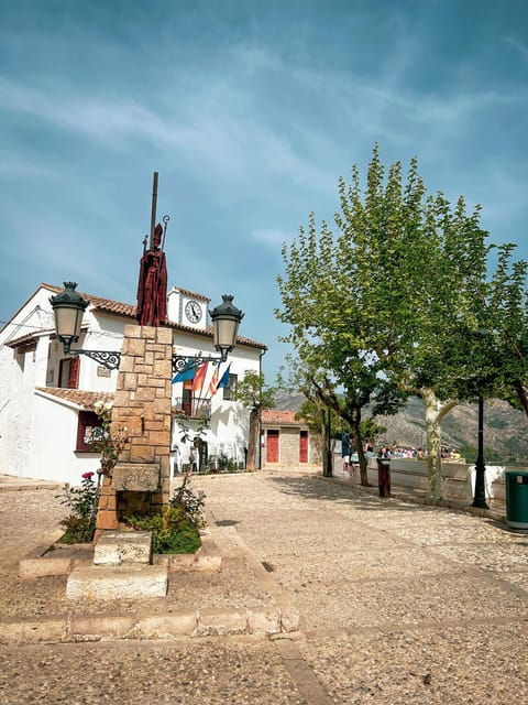 Guadalest: Guided Tour With Tasting - Exploring Charming Streets