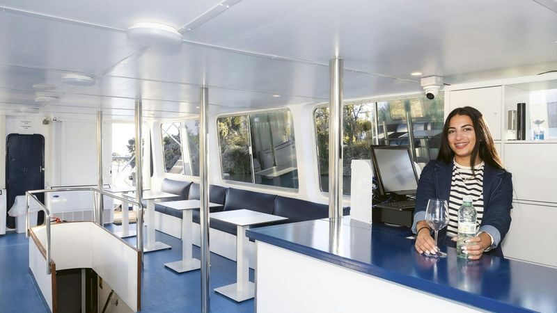 Guadalquivir boat cruise with meal and unlimited drinks in Seville - Is the price worth it?