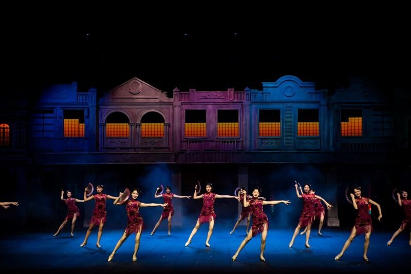 Guangdong Eternal Love - Street acts, crafts, and Cantonese food