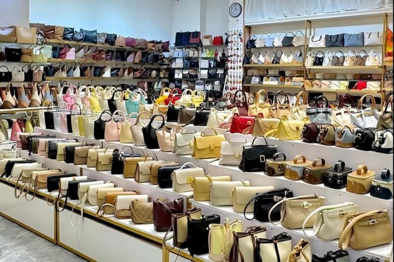 Guangzhou: 3-Hour Clothing Mall Shopping Tour with Guide - Practical Details & Tips