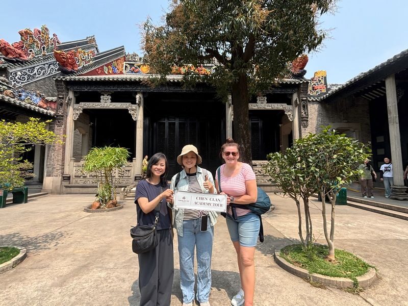 Guangzhou: Chen Clan Academy In-Depth 2-Hour Guided Tour - Two hours of stories, carvings, and context