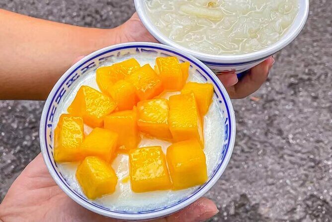 Guangzhou Foodie and Market Tour with Local Guru - Exploring Historic Streets and Temples