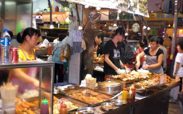 Guangzhou: Foodie Tour With a Guide - Neighborhood Exploration
