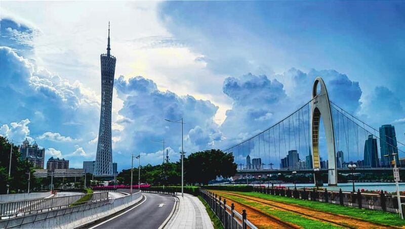 Guangzhou Private Tour: History, Culture & Food Highlights - Discovering Guangzhou: A City of Contrasts and Culture