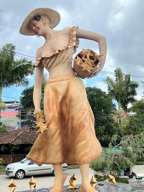 Guatapé and the Rock Full Day Private Tour - Tour Description and Personalized Experiences