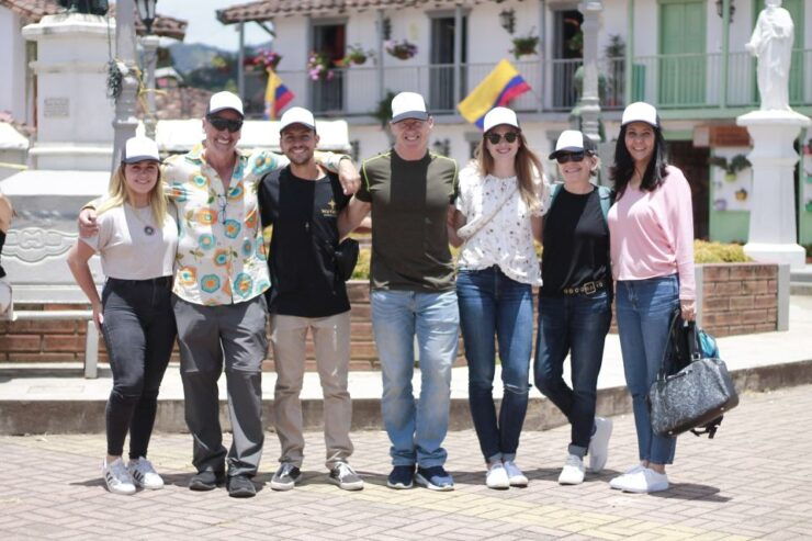 Guatapé: Day Trip With Transport, Food & Boat - Good To Know