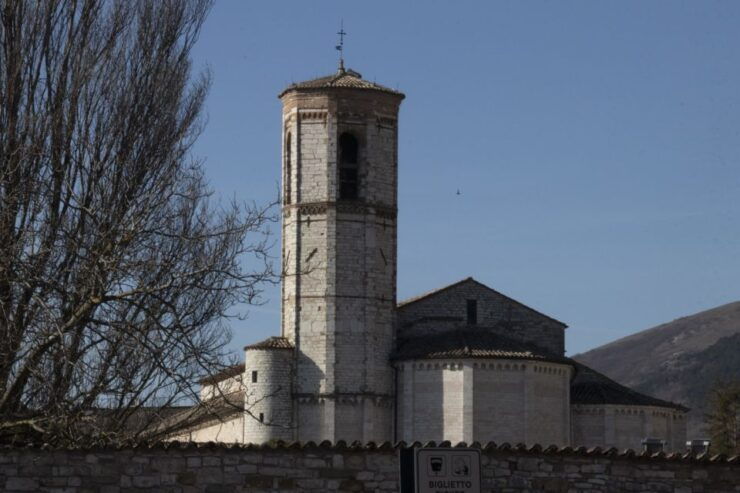 Gubbio: Old Town Guided Walking Tour With Piazza Grande - Description