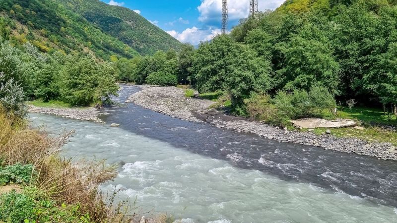 Gudauri & Kazbegi Full-Day Guided Tour - Guides, group comfort and practical details