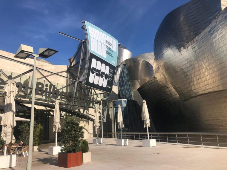 Guggenheim Museum Private Tour - Insights From a Passionate Local Guide