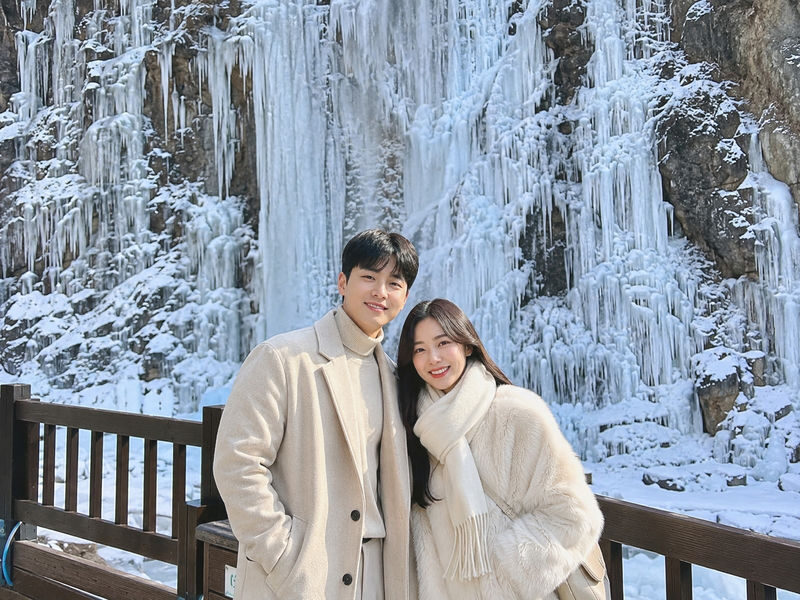 Gugok Ice Wall Adventure & Elysian Ski Day Tour from Seoul - A winter day that trades city streets for ice and snow