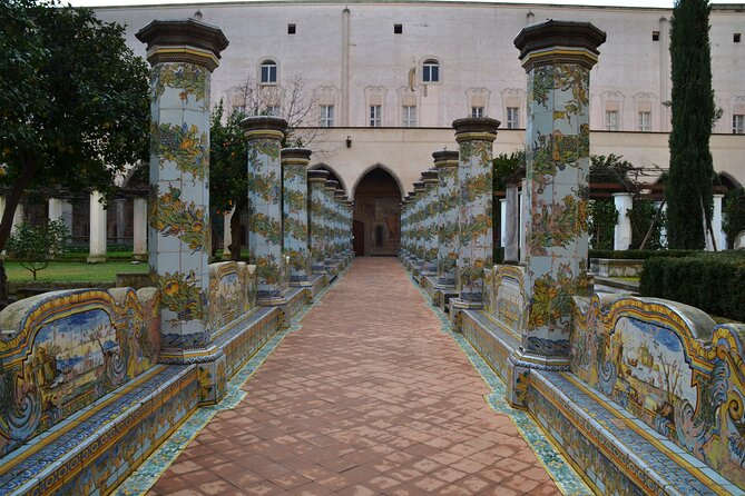 Guide Tour in Naples Downtown With an Art Expert - Tour Highlights and Itinerary